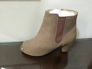 Manufacturers Exporters and Wholesale Suppliers of Ladies Fancy Boot Agra Uttar Pradesh